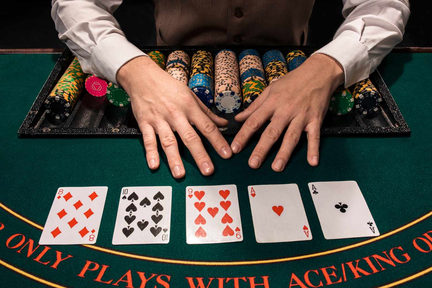 Things to follow while playing poker games 